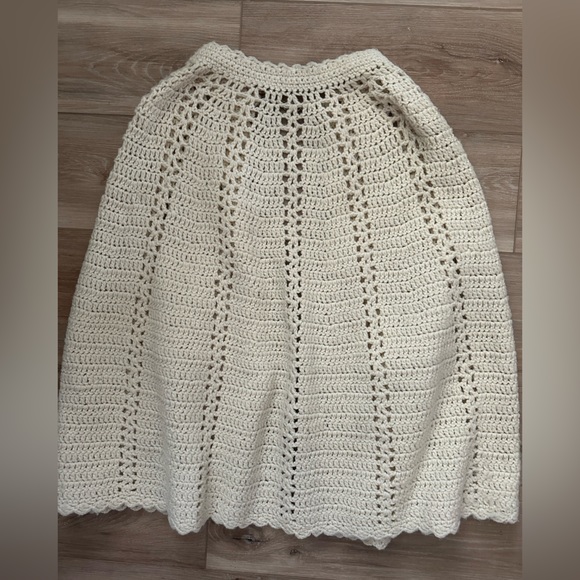 Vintage Handcrafted Knit Cape w/Vintage Sweater clip - Picture 2 of 7